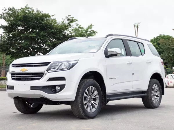Dịch vụ thay Kính chắn gió xe Chevrolet Trailblazer tận nơi